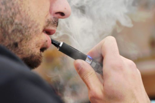 Tech: Többet segíthet a leszokásban az elektromos cigi, mint a nikotintapasz | angyalivarazslak.hu