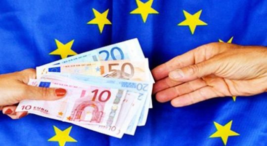 A kormány fél a jogállamiságtól, mint ördög a tömjén füsttől