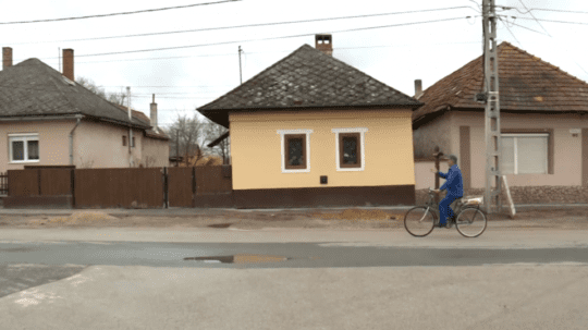 jelölteket ismeri? A fideszest? Az ellenzékit? »Nem nagyon, azt tudom, hogy a Fidesz az Orbán. Az jó