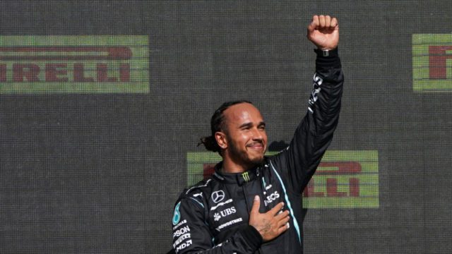 Bayer Zsolt Hamiltonnak maga a legkönnyebb úton jár, mert maga hülye