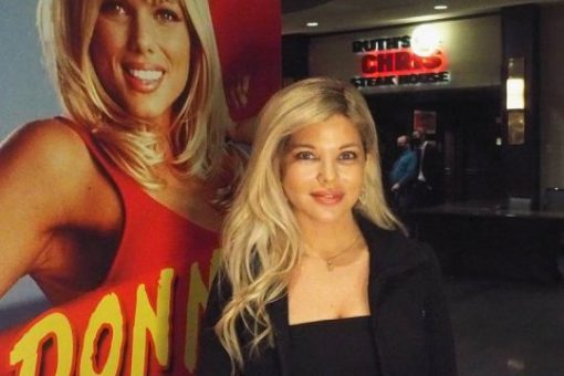 Baywatch bombázója 54 évesen dögös Donna bomba formában-11