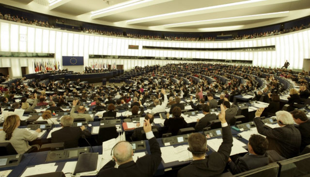 Bepereli a Bizottságot az Európai Parlament a jogállamisági mechanizmus miatt