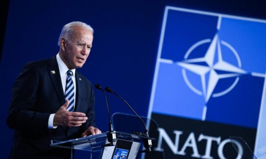 Biden Putyinnak eszébe ne jusson, hogy a NATO területének akár egy centiméterére is bemerészkedik-1