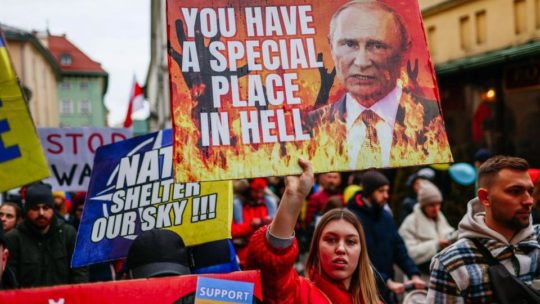 Csak a népharag söpörheti el Putyint