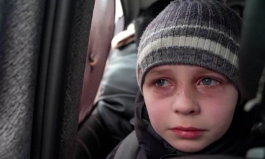 Csonka András hivatalos oldala lMáircipounu8sso rm3e.m5,h 16:5d70 · Egy hete tart az őrület, egy hete bénán bámulunk ki a fejünkből, és alig hisszük el, hogy 2022-ben ez megtörténhet itt a közvetlen közelünkben. Oroszország, pontosabban Vlagyimir Putyin úgy gondolta, ideje ujjáéleszteni már nem is a Szovjetuniót, hanem az egykori orosz birodalmat, és könyörtelenül megtámadta Ukrajnát, százezreket félelemre, rettegésre, menekülésre kényszerítve. Nem érdekelnek azok, akik Őt ezért próbálják tisztára mosni, magyarázni, miért is lehet igaza. Soha… Továbbiak