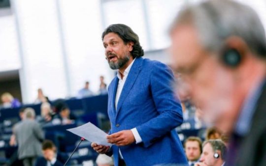 Deutsch Tamást jogaitól megfosztották,