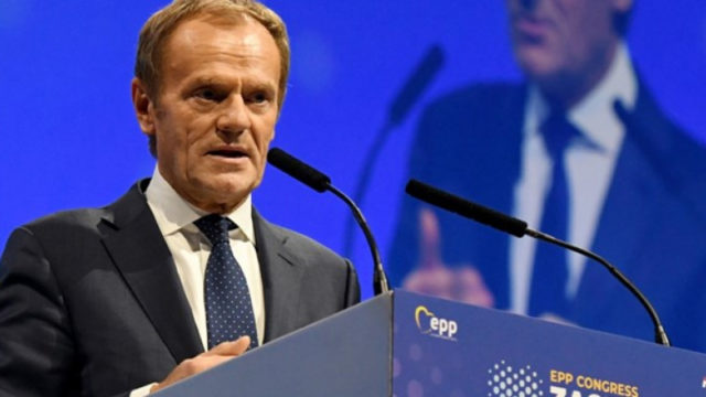 Donalt Tusk szívesen látja Márki-Zay Péteréket az Európai Néppártban