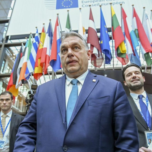 EU figyeli, ahogy Magyarország megöli demokráciát