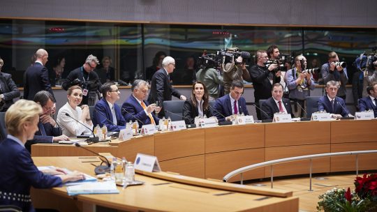 EU-s képviselők petíciót indítottak Orbán Viktor és a lengyelek miatt 