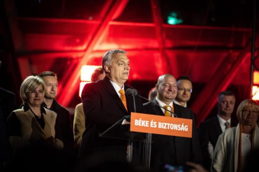 Ez a kurva ország akar mást, mint nyerni, lopni, uraskodni - Orbánnak jelent mást e tájék