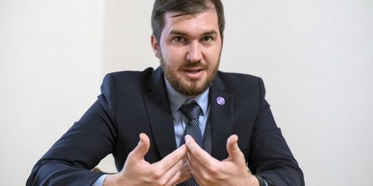 Egyre többen gondolják már nincs hova hátrálni, Momentum elnöke