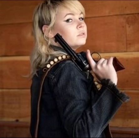 Éles lőszerrel volt megtöltve Alec Baldwin gyilkos kellékfegyvere