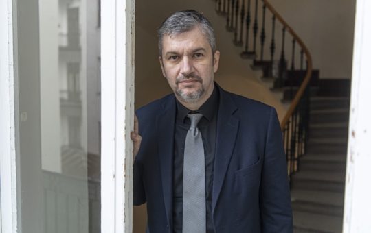 Hadházy Ákos Rossz esetben nem választásokon, hanem forradalommal kell a rendszert megdöntenünk