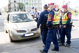 Hadházy Ákos autós tüntetés sok büntetés a demokráciáért-