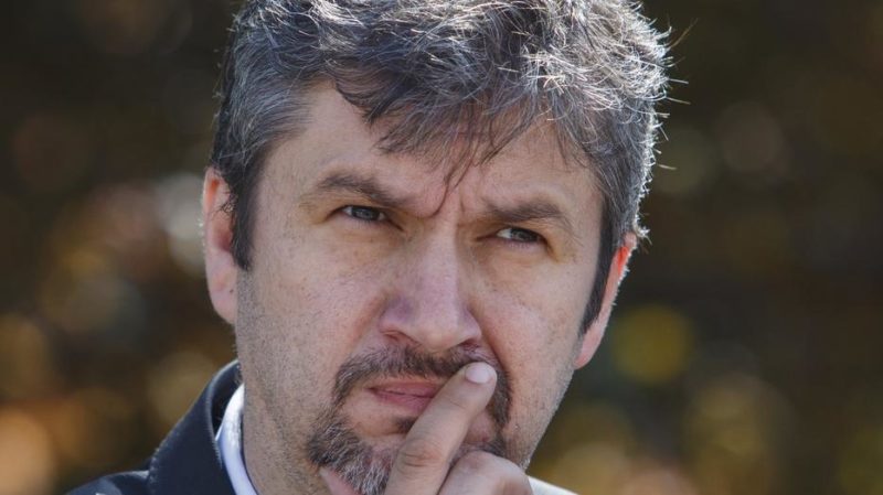 Hadházy Ákos autós tüntetés sok büntetés a demokráciáért-