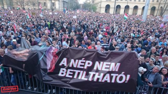 A Fidesz gyűlölet politikája miatt, akár tettlegességig fajulhatnak emberek