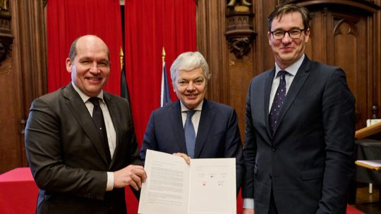 Karácsony Gergely Brüsszelben: 2010 óta az EU-s források 21 százalékát tizenkét kormányközeli üzletember nyerte el