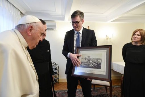 Karácsony Gergelyt fogadta a pápa