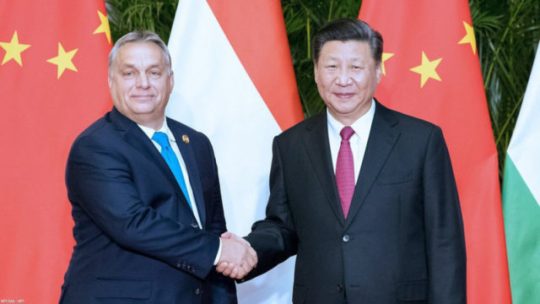 Kína kényszeríti hiteleseiket arra, hogy lemondjanak az önállóságról, Orbán a liberálisok szabadság ellenesek
