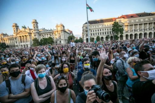 Kormány agyafúrtsága szerint, nem lehet tüntetéseket tartani az ellenzékieknek