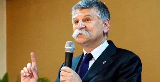 Kövér konferencián beszél nem kímélve senkit és semmit