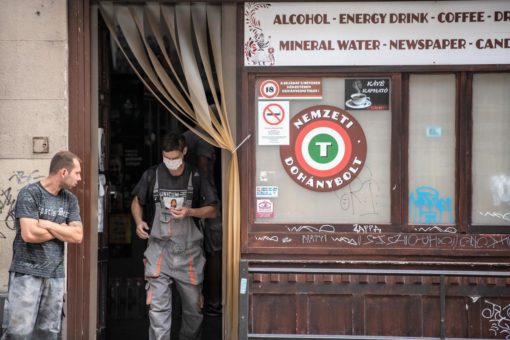 Lenyúlás lett a „nemzetépítés”, Orbán Viktor környezete csillagászati méretű vagyont harácsolt össze