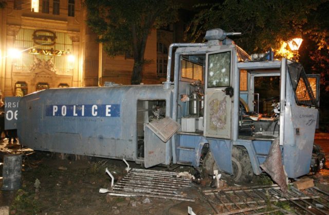 MTV-székház-ostroma itt fogunk megdögleni-2