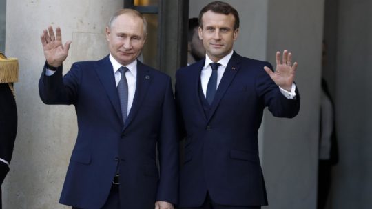 Macron az ukrajnai háborúról, majd Zelenszkij: „A legrosszabb következik” 