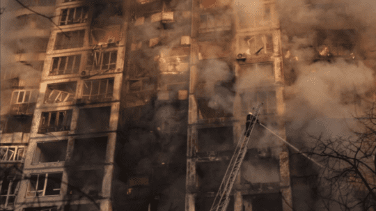 Magukra hagyott csecsemők, takaróba csavart holttestek – megrázó képek a háború huszadik napjáról