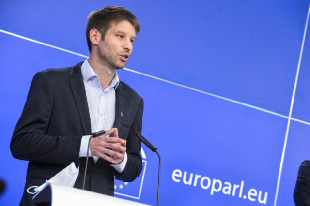Magyar és a lengyel vezetés ellentét EU-al, a folyamat egész unió létét fenyegeti