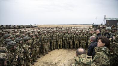 Magyarország katonákat és haditechnikai eszközöket csoportosít át az ország keleti térségébe