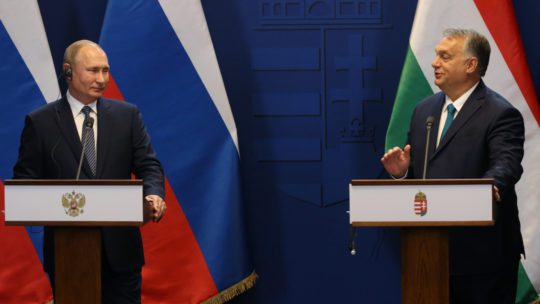 Melyik oldalon áll Magyarország az ukrán válságban? - Oroszország, vagy Európa mellett áll Orbán