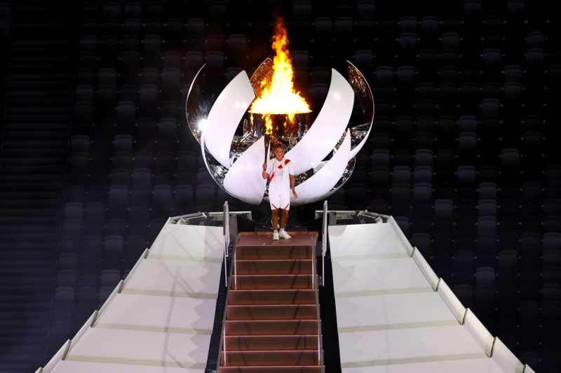 Nagyszabású műsorral és üres lelátókkal nyílt meg a tokiói olimpia 2020