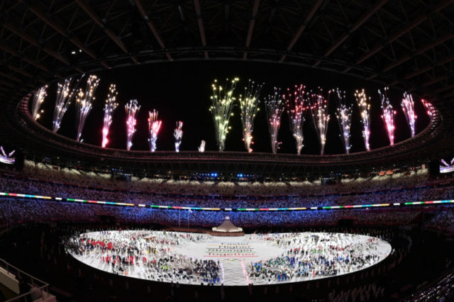 Nagyszabású műsorral és üres lelátókkal nyílt meg a tokiói olimpia 2020