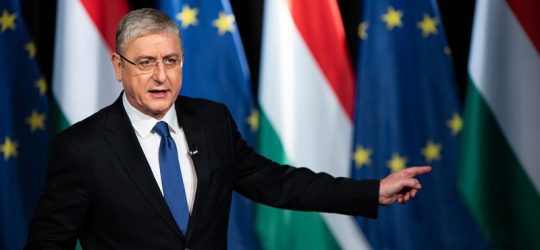 Nem hagyjuk, hogy Orbán a Huxiton mesterkedjen!
