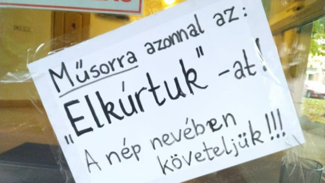 Nép nevében követeljük a film vetítését, Elkxurtuk filmet Fidesz kormány elkxurta Tapolcán