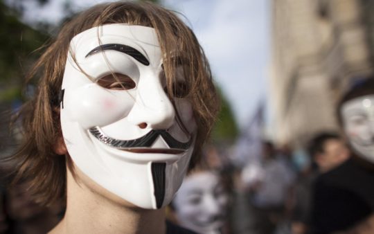 Odavágott az Anonymous, a Putyin-rezsim elveszítette az ellenőrzést a kémműholdak felett