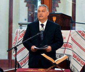 Orbán isteni kegyelme, hogy ő kormányoz