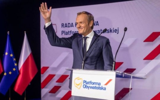 Orbán Viktor kritikusa tér vissza Donald Tusk hazájában gonosz uralkodik