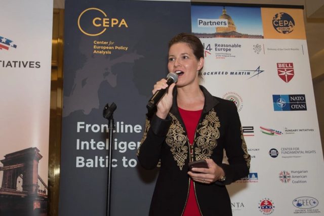 Orbán dollármilliókat éget el Amerikában lobbiszervezete, propaganda gépezete működésére Anna Smith Lacey