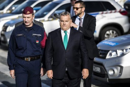 Rendőrállam: Bevetették a Készenléti Rendőrséget, egy embert őrizetbe vettek