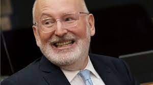Timmermans Orbánnak: elég volt a játszadozásból!
