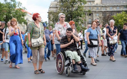 Törvény, amely bünteti a végigdolgozott életet