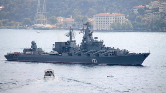 Újabb orosz hadihajót lőttek ki az ukránok – videón a füstölő fregatt háború