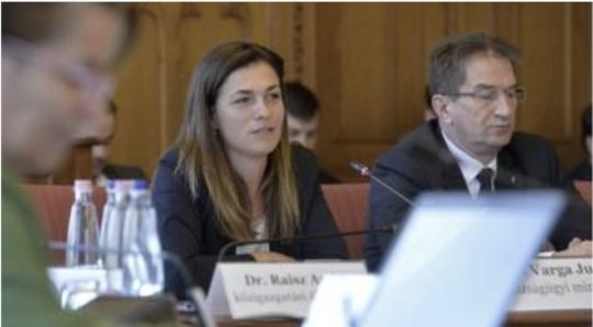 Varga Judit feljelenti az Ördög ügyvédjét, de másokat is perrel fenyeget