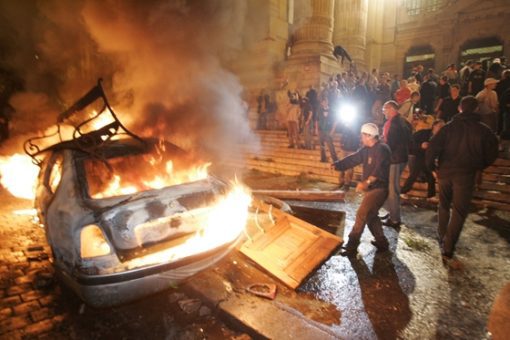 jóságos Fidesz kormány kártérítést kínál a 2006-os rendőri fellépés áldozatainak