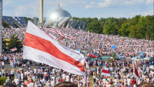 parancsára ütik-vágják a békés embereket, erőszak gyilkosságok önkény lukasenka.jpg