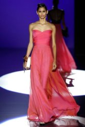 női fehérnemű divat, trendi divat, selyem szexis hálóruha, csodálatos nők lányok, fehérnemű divat bemutató,