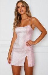 női fehérnemű divat, trendi divat, selyem szexis hálóruha, csodálatos nők lányok, fehérnemű divat bemutató,