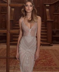 noi-fehernemu-divat-trendi-divat-selyem-szexis-haloruha-csodalatos-lanyok-fehernemu-divat-bemutató-3013